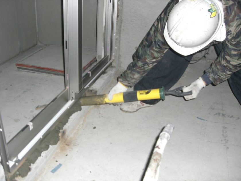 モルタル 詰め と は